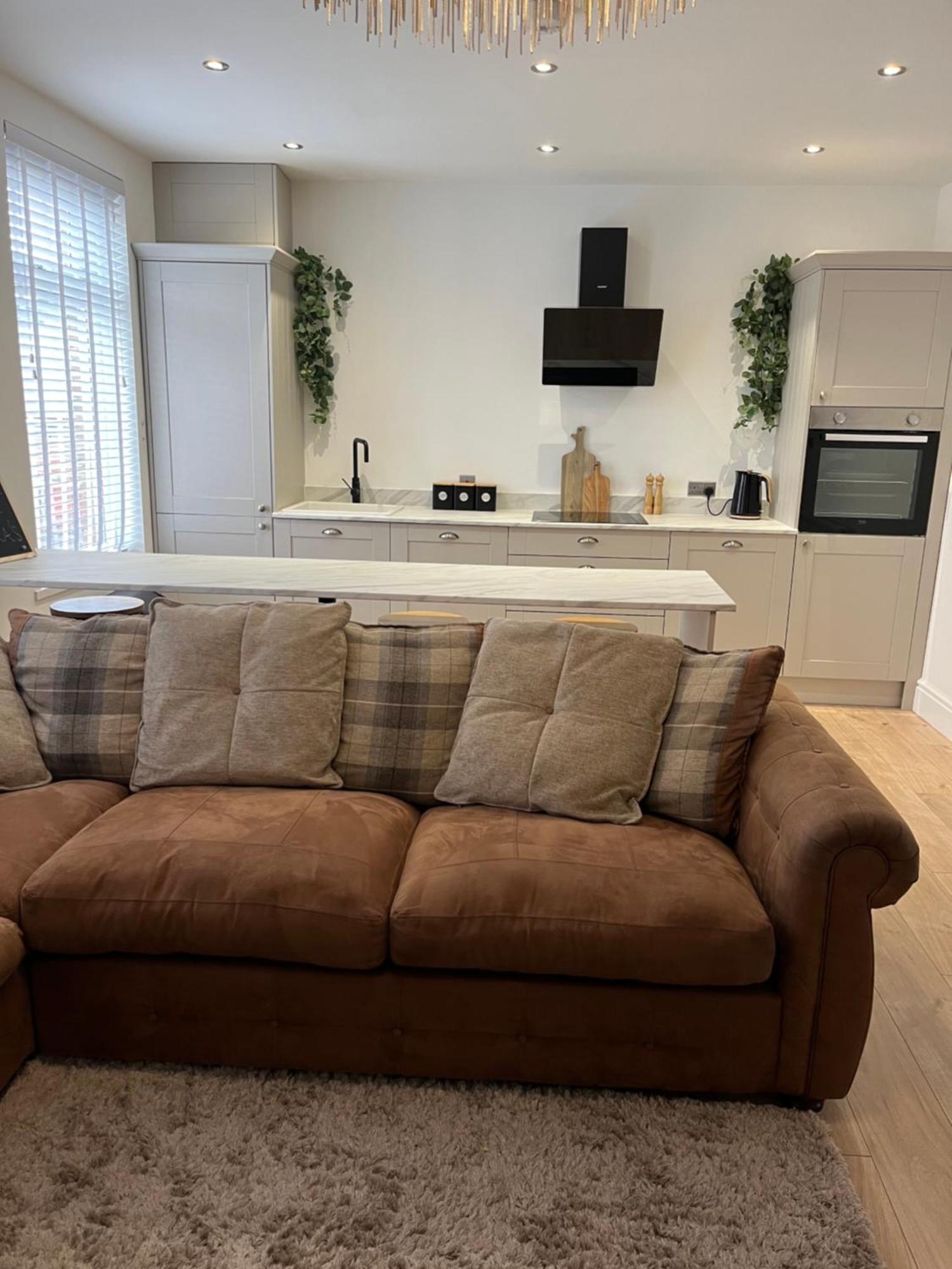 Coastal Apartments No 2 Сийхам Екстериор снимка